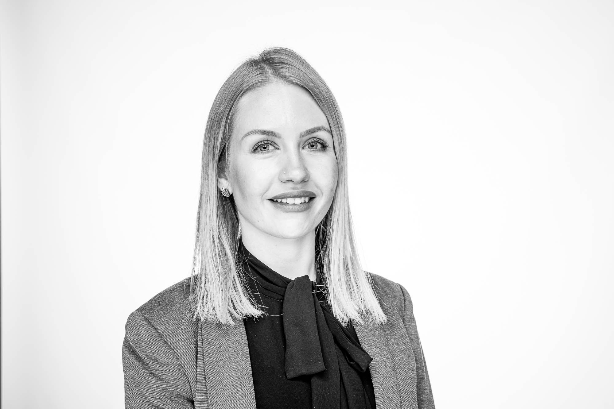 Export x3 Headshot  06395 Dez 01 2019 Headshots 2019  Miro Nicole Nadine